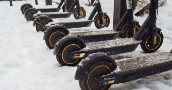 Tipps für die optimale Nutzung des E-Scooters im Winter (Foto: AdobeStock - Sofiia Tiuleneva 419633489)