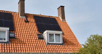 Energiewende in Bürgerhand: Warum Energiegenossenschaften ein zentraler Baustein für smarte Städte sind (Foto: AdobeStock - Ranko Veuger - 1520856903)