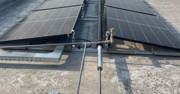 Leuchtturmprojekt in Harsewinkel verknüpft Heizen, Kühlen und Stromerzeugung intelligent SHK-Fachbetrieb nutzt 24 Hybridkollektoren komplett für Heizung und (Foto: TWL Technologie GmbH)