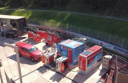 Effizientes dreistufiges Hybrid-Energiekonzept gewährleistet dauerhafte Netzstabilität vier Stunden (Foto: Bredenoord)