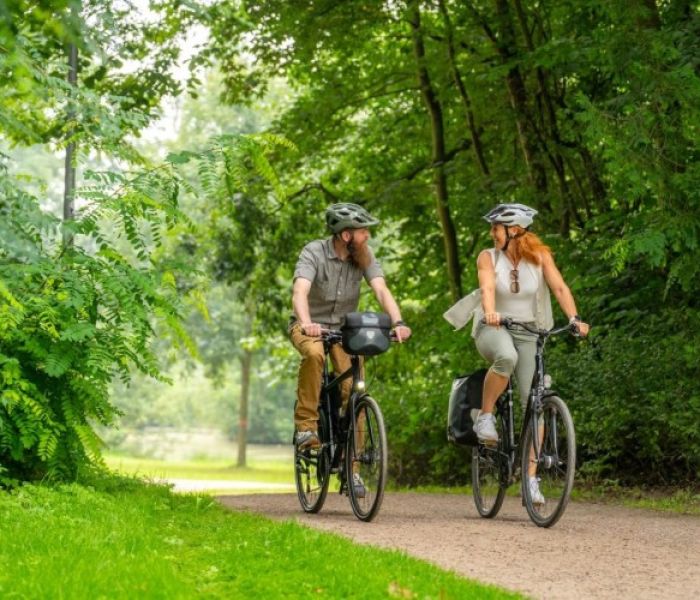 Mit dem Fahrrad Holsteins Naturvielfalt entdecken. (Foto: sh-tourismus.de. MOCANOX)